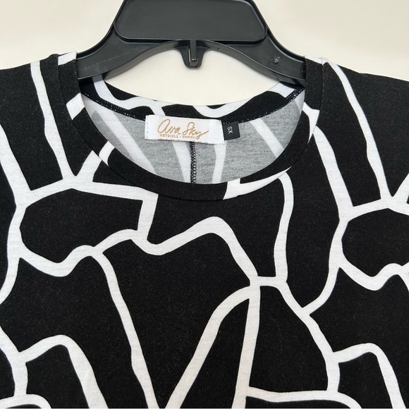 Ava Sky Swing T-shirt Top - Picture 5 of 11